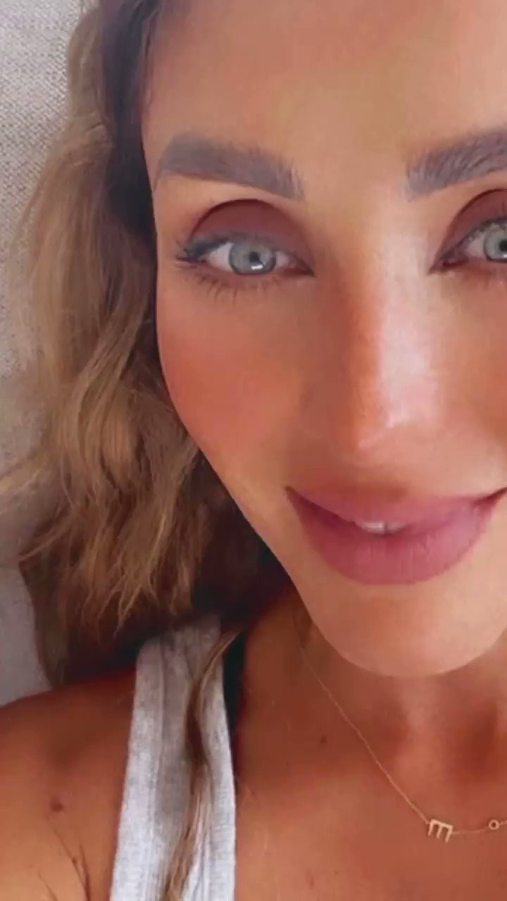 O MANU CANTANDO HAPPY BIRTHDAY TO YOU PRA ANAHI É A COISA MAIS FOFA QUE VOCÊS VÃO VER HJE!!!!      