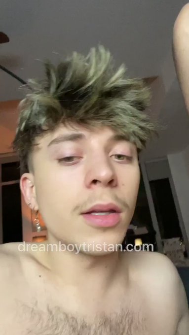 when bro gets off practice 😛 yes or no? https://t.co/mP1cfZQh39