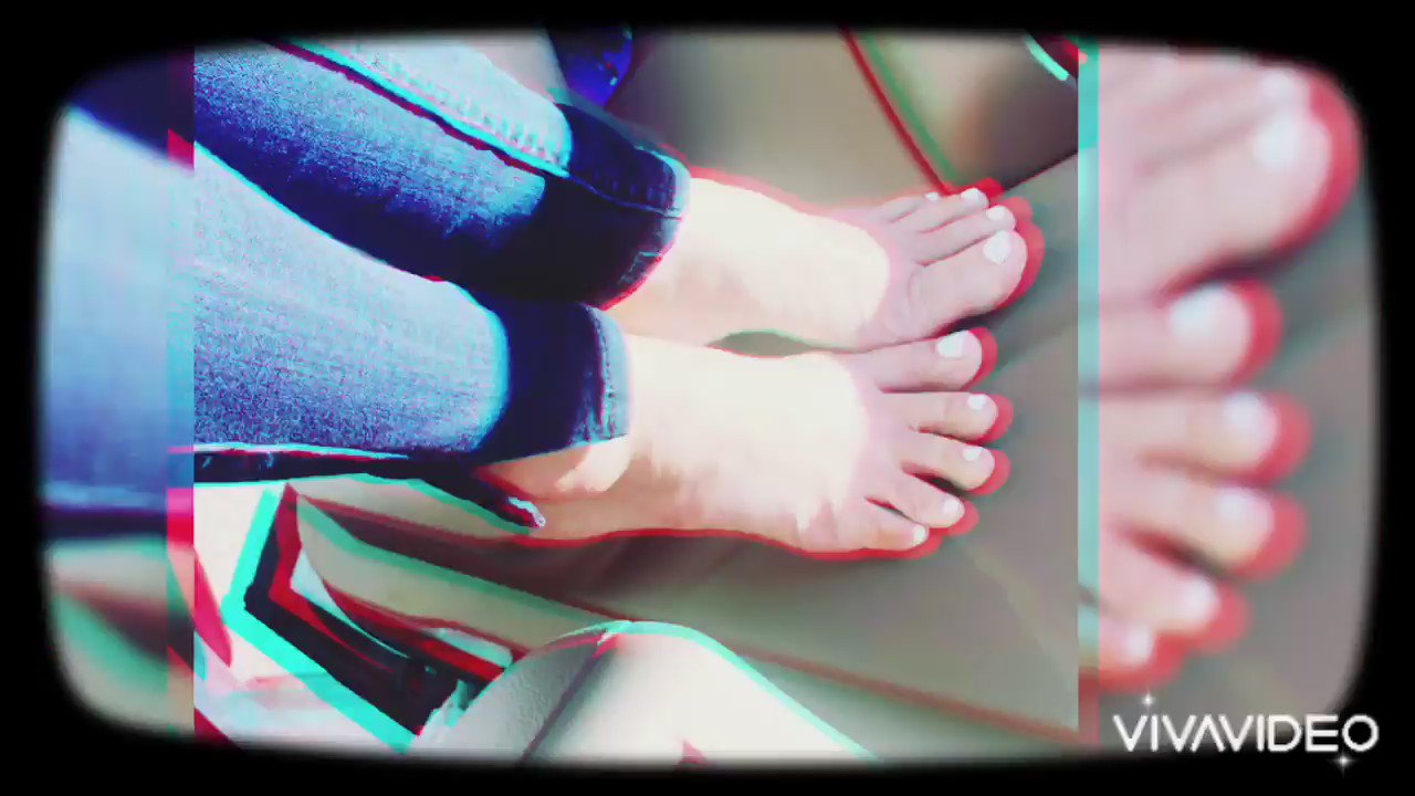 Dollkat feet