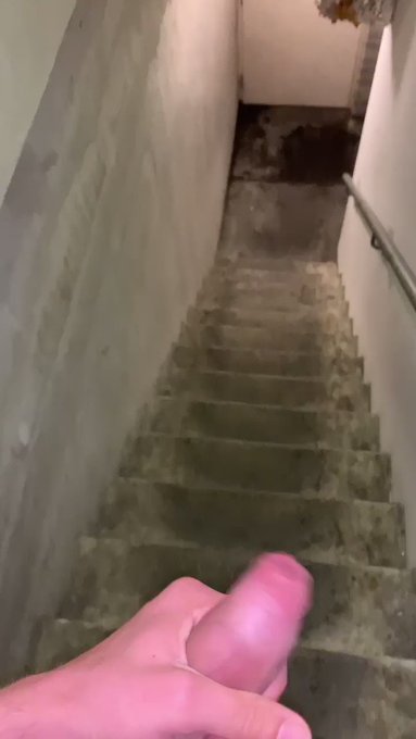 *risky* 
On my way to my car was too horny so had a risky wank on the stairs ?

https://t.co/AqmuCl7Gts