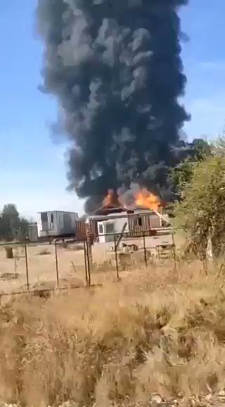 (12:36) Atención. Procedimiento de bomberos por incendio en el sector de Cruce Peralillo y Camino El Noviciado. Si transita por el sector, reduzca la velocidad y ceda el paso a los vehículos de emergencia. #Lampa
Video: @bayron_lopez01 https://t.co/yZiVRhgJkq