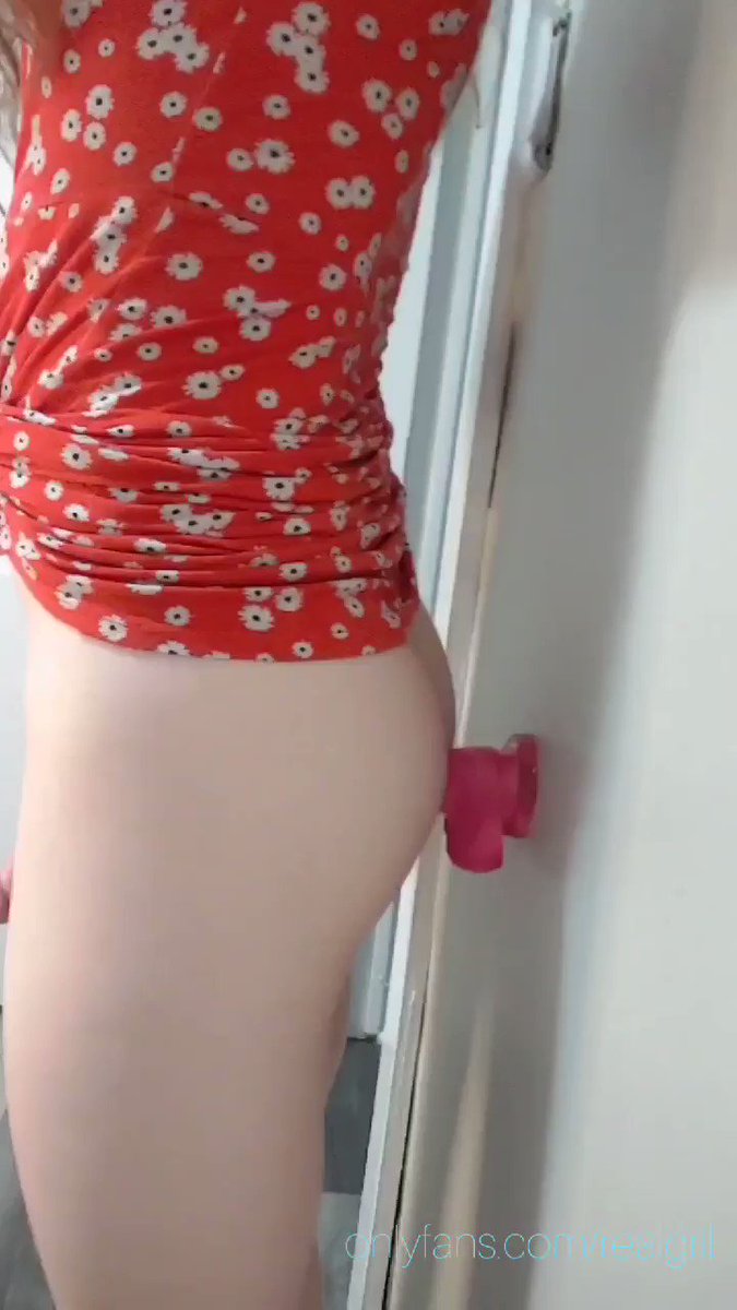 Real Gril 🔞 - Mmm the toy up my butt feels sooo good, the only thing that might make this any better is a pair of lips wrapped around my cock~ 😏💕 