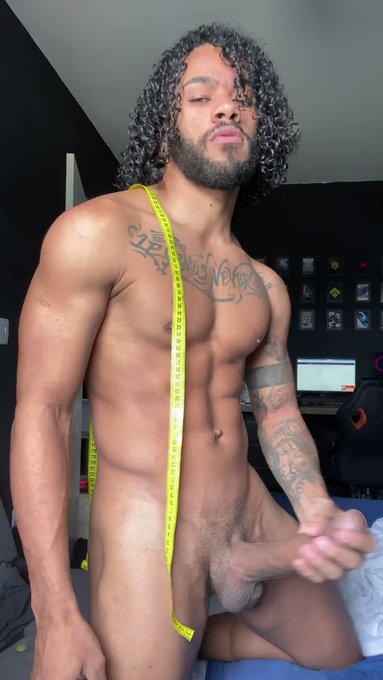 Alguns de vocês ainda me perguntam meu tamanho.. Quais os palpites?
Some of you still ask me about my
