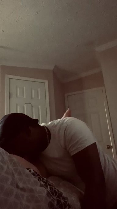 Sing to the pussy 🎼 https://t.co/W2bItjNzAr