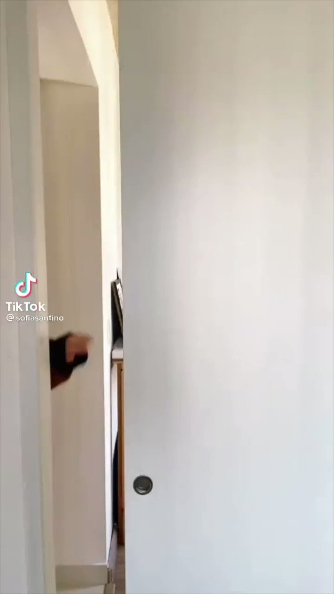 I love all your Can't Remember To Forget You videos! Do you think I should make one…? https://t.co/EkKCPX11Us