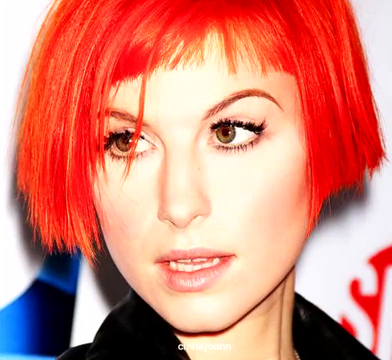 Happy 33rd birthday to the legend hayley williams!

