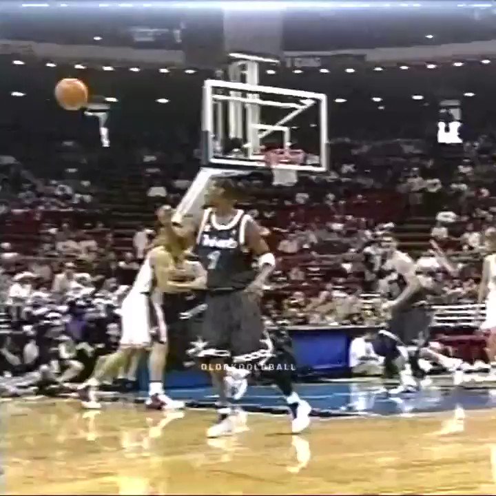 T-Mac vs King James on Christmas Day (2003) was something special.
Happy Birthday Hall of Famer Tracy McGrady!! 
