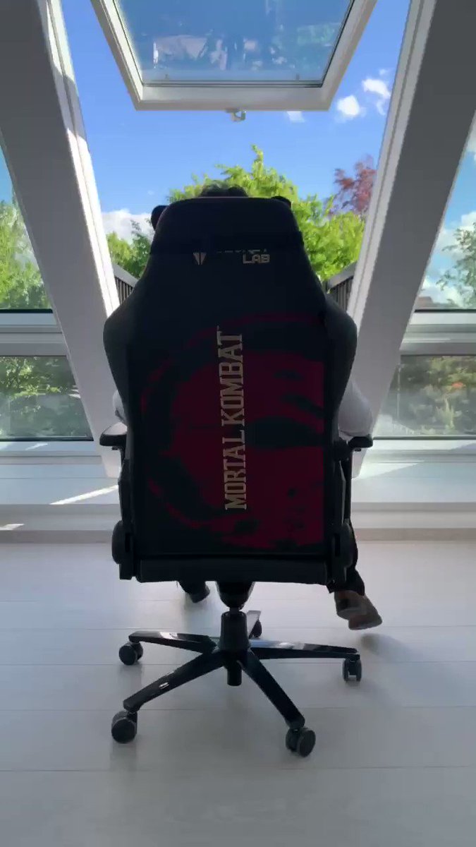 Thanks @secretlabchairs for this amazing Mortal Kombat gaming chair. It’s sooo comfortable!😊👍 https://t.co/ibwT6oAxXt