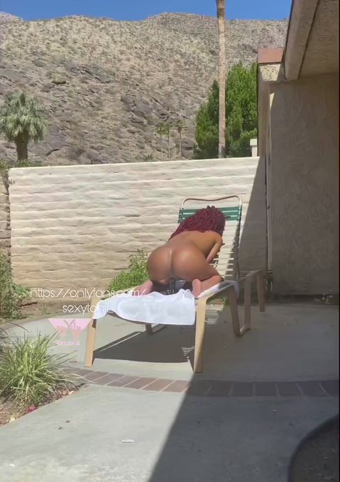 Enjoy the view baby 💦 https://t.co/qJH1Xjxuhu