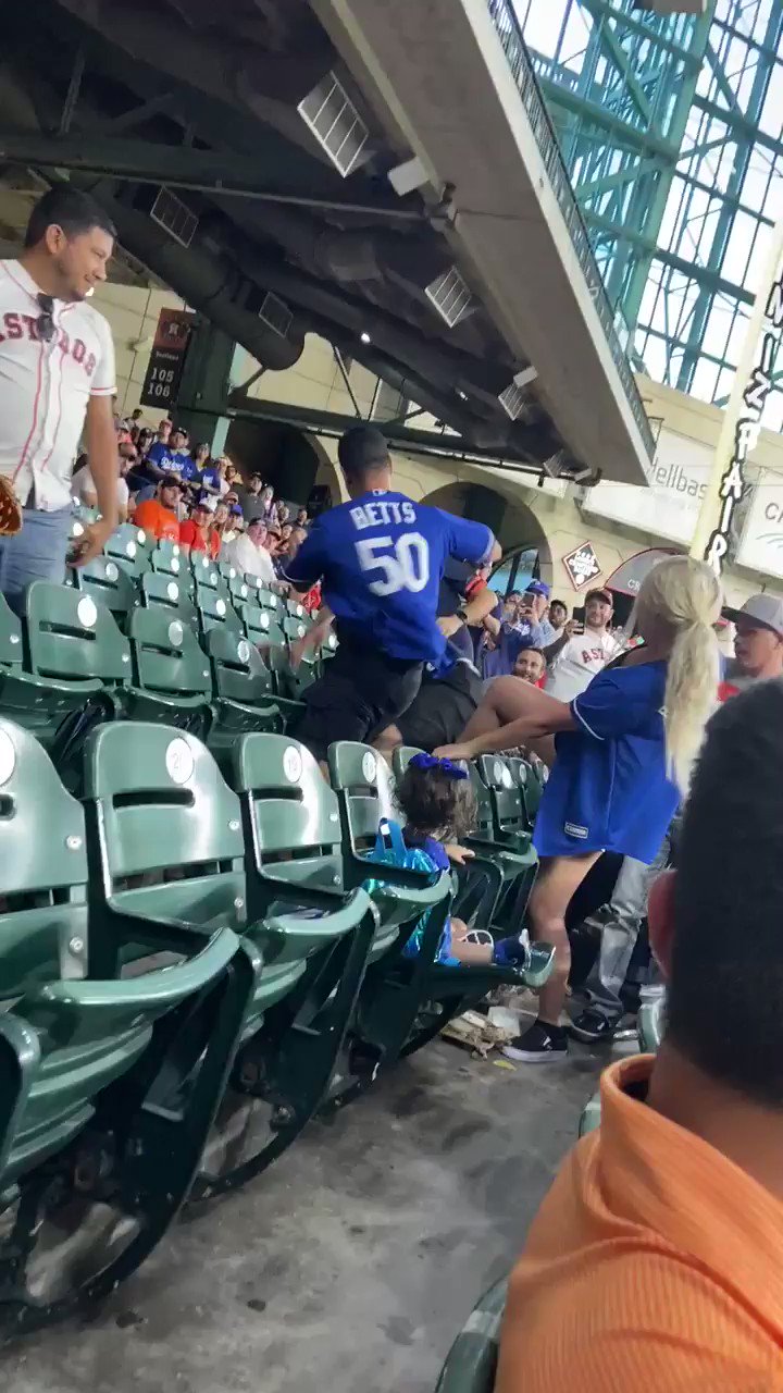 [分享] 躲迷和鼓迷又幹架惹+丟飲料