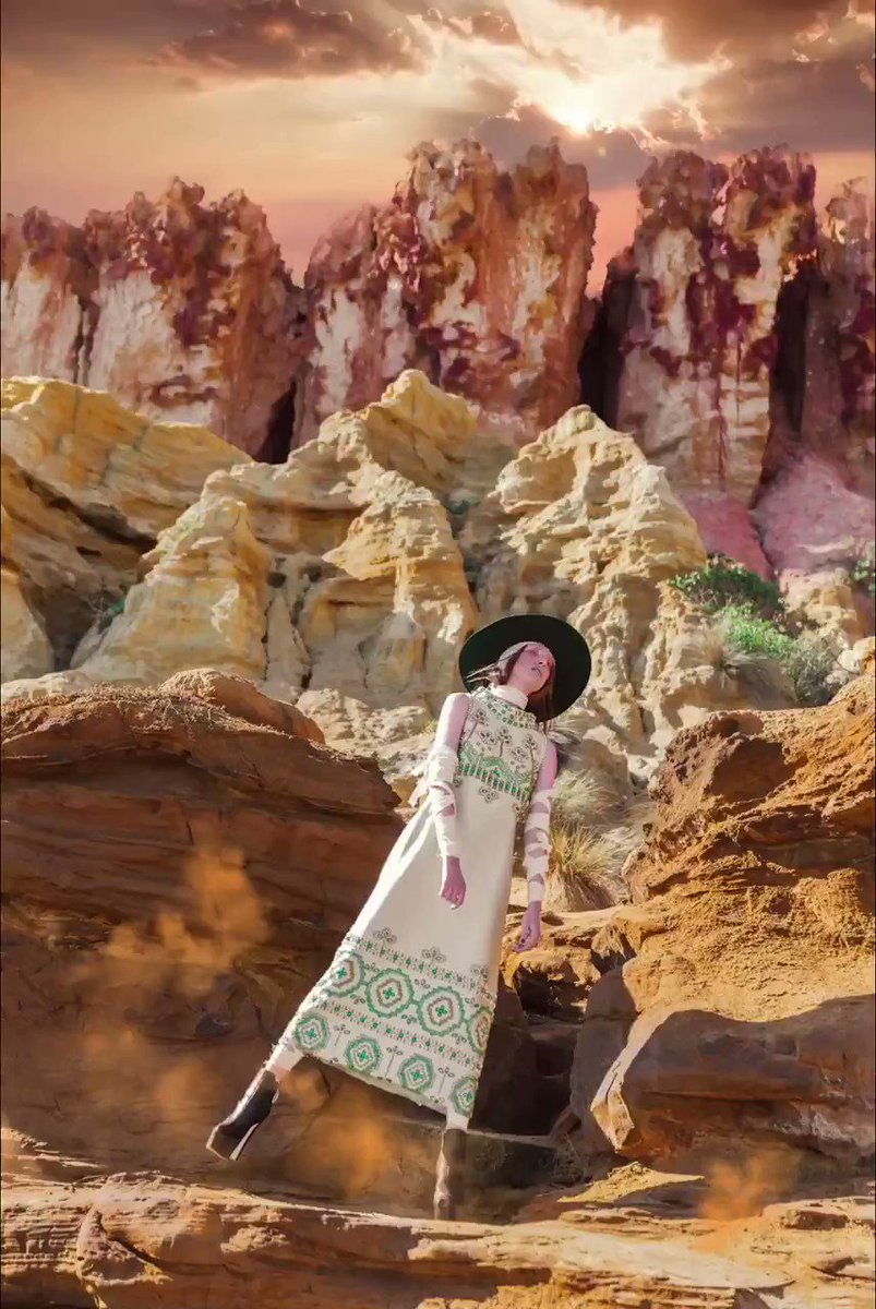 Odyssey // 01

First fashion story shot on Mars after humans successfully terraformed the red planet. 

Model wears vintage Dior couture. Thanks to 
@elonmusk & @SpaceX for making this shoot come true. 

Single edition #NFT available on @SuperRare 
https://t.co/7SigPlEa8u

#NFT https://t.co/nAQDsp631g