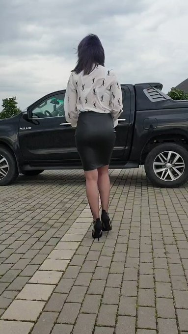 This car consumes a lot of fuel... prepare your wallet!  I will travel a lot this summer! https://t.<a href="/tag/perfection"class="tags"><span>&#35;perfection</span></a><a href="/tag/style"class="tags"><span>&#35;style</span></a><a href="/tag/hot"class="tags"><span>&#35;hot</span></a><a href="/tag/highheels"class="tags"><span>&#35;highheels</span></a><a href="/tag/lingerief"class="tags"><span>&#35;lingerief</span></a>