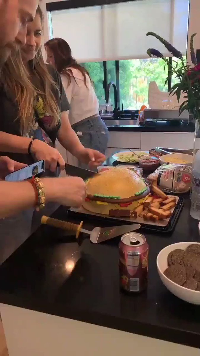 jenny cut me my burger cake and asked how the hell i got there  https://t.co/akSUVv11fT