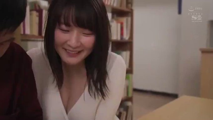 ピッタリワンピで誘惑されたら、もうイチコロ！❤
上から揉みたいよね♪ https://t.co/dVjH51U9pX