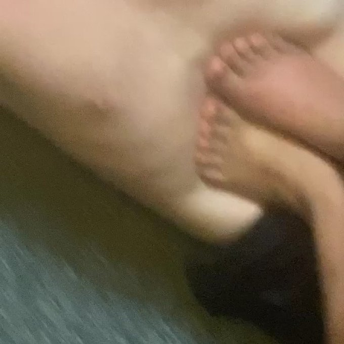 How long you think he gonna make it? https://t.co/PSlXns7nZm<a href="/tag/thatswuzup"class="tags"><span>#thatswuzup</span></a>