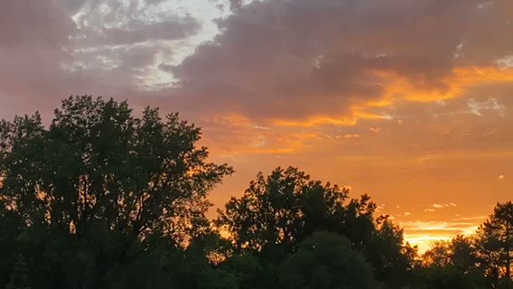 Absolutely gorgeous #Sunset last night in White Bear Lake, MN #MNwx #Minnesota #Weather #wxtwitter @WeatherNation https://t.co/DZYaTH9LSE