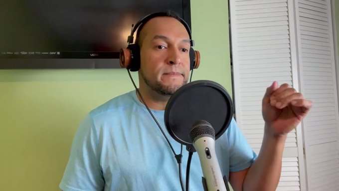 This week on the Demystifying Gay Porn #podcast Vic of @BeefCakeHunter1 invites us into his studio and