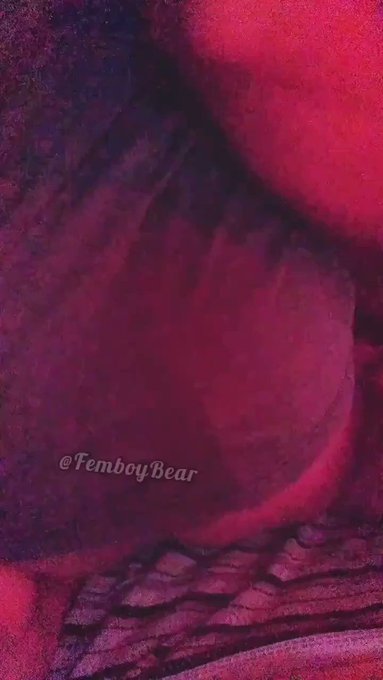 Very badly lit video of what happens when movies bore me ? ya better pick wisely https://t.co/3SA0vJ