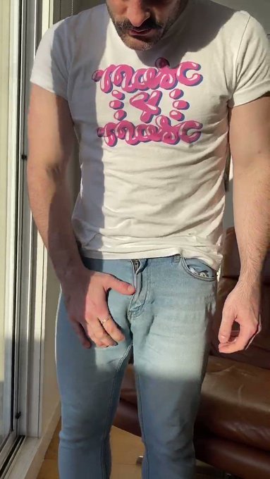 3 day sale - 25% off my OnlyFans  https://t.co/eeRf72c0qY https://t.co/B1llG9Jt9Q