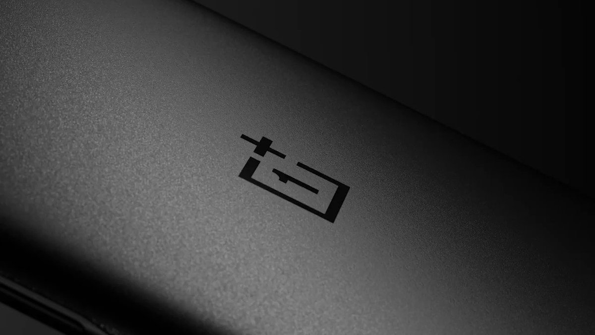 Here it is, your chance to grab one of nine OnePlus 9 Pros, one of the smoothest, sleekest, most perfectly crafted phones you’ll ever see—and you can make it all yours. Just follow and retweet. #TheChosenONE https://t.co/1AkKA4X4NW