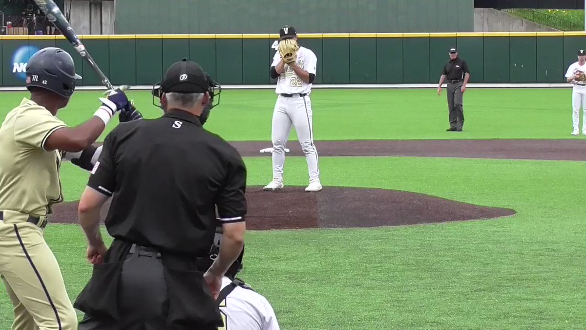 Full inning (2nd) from Jack Leiter's exceptional start last night. In a half dozen prior viewings, this was the best I've seen him. Carried velo deep into game (touched 98 in 6th) #GrangerAngle
6IP, 3H, 1R, 1ER, 2BB, 11K (W, 9-3).
FB: 93-98 (t99)
SL: 81-85
CB: 77-80
CH: 82-85 https://t.co/V4XvYHbtMr