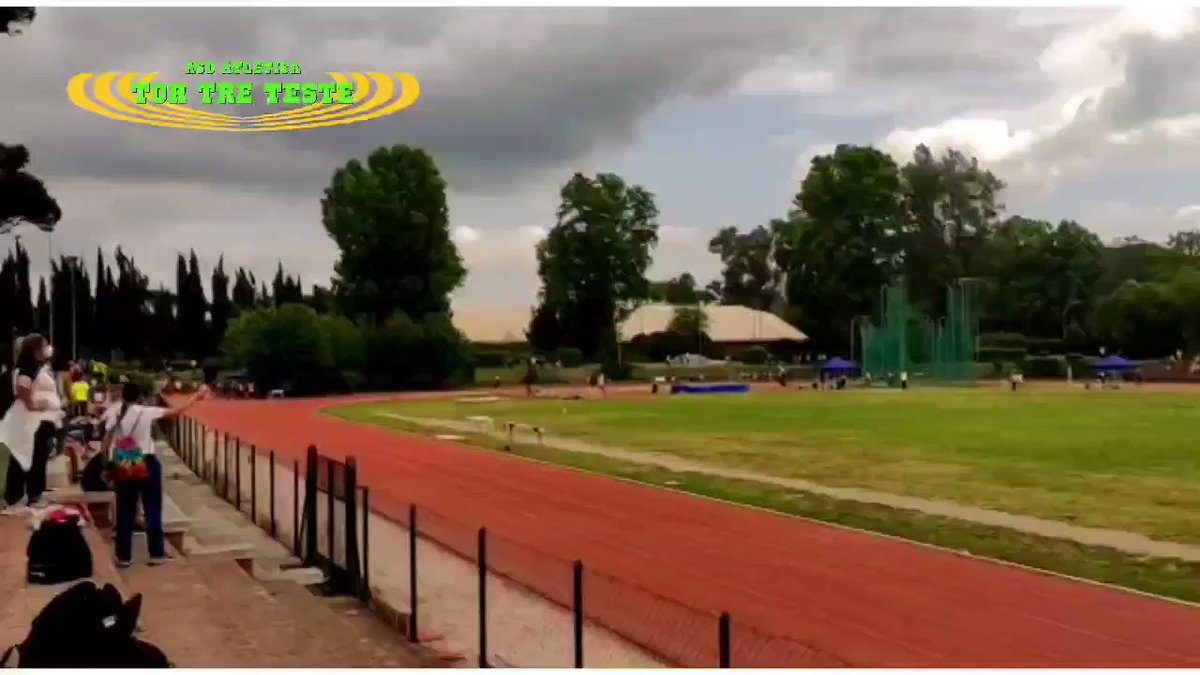 La nostra #atleta Matilde Rossi nei 150m durante il CDS Cadetti della @FidalCpRoma al Paolo Rosi. Matilde vince la sua #batteria in 21.71 (23 maggio 2021). #forza
#lazio #roma #fidalroma #fidallazio #atletica #atleticatortreteste #verdefluo #correre #run #running #fast https://t.co/2E2OfLGJyC