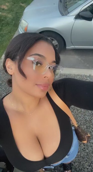 Hey Twitter https://t.co/pJr01KG3IA