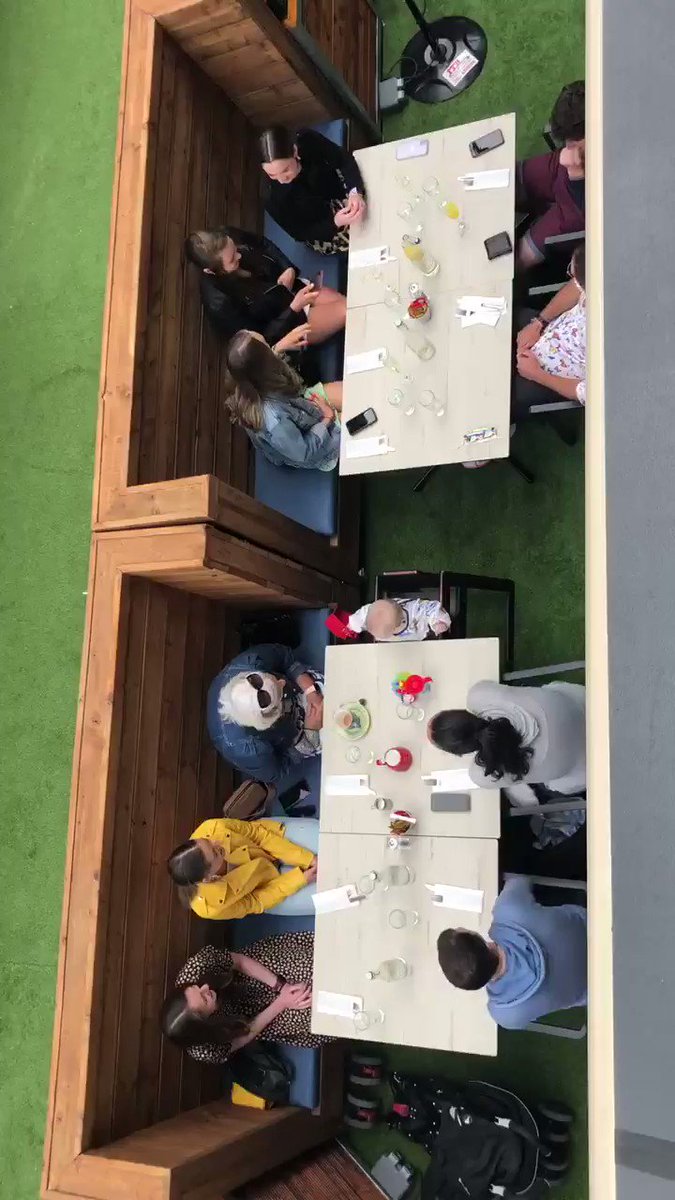 Such a nice feeling to have a full house for brunch today π Nice aerial view of our first sitting π₯³#dwyersbrunchsquad #welcomebackcork @corkbeo @yaycork @pure_cork https://t.co/UJ0hHnJtdg