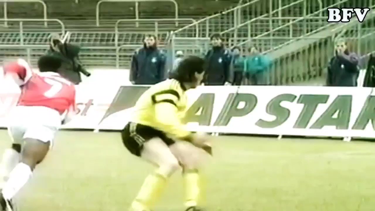 Happy 49th birthday to Jay-Jay Okocha! Incredible player  