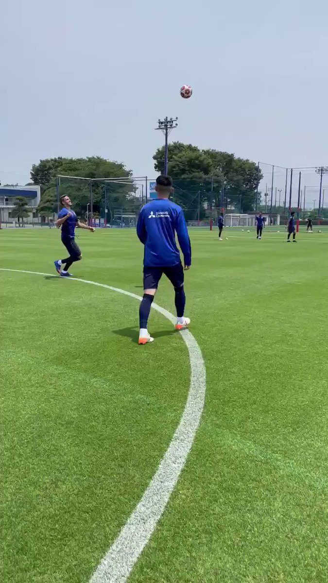 jリーグ 日本プロサッカーリーグ Fc東京 は 天皇杯 に向けた前日練習を公開 ブルーノウヴィニ 選手と 品田愛斗 選手のリフティング対決 勝ったのは jリーグ 動画はこちら jリーグ 日本プロサッカーリーグ Fc東京 は 天皇杯 に向けた前日練習を公開 ブルーノウヴィニ 選手と 品田愛斗 選手のリフティング対決 勝ったのは jリーグ 動画はこちら