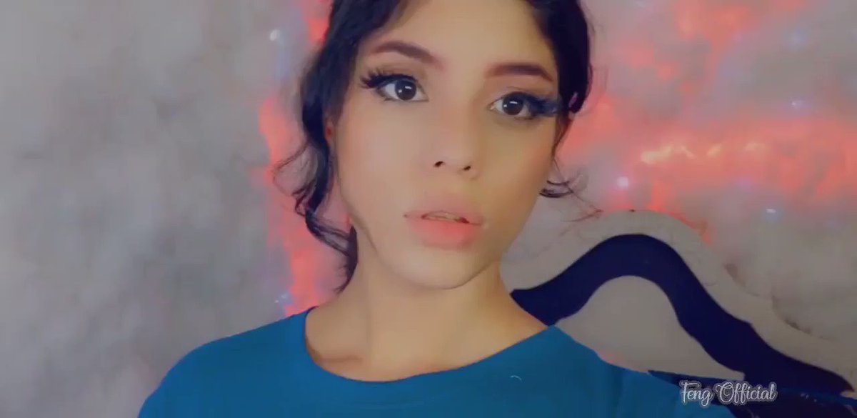 Model - Kimmy Kim latina