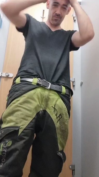 Morning you naughty fuckers, got so horny today at work had to sneak of to the park toilets and stroke