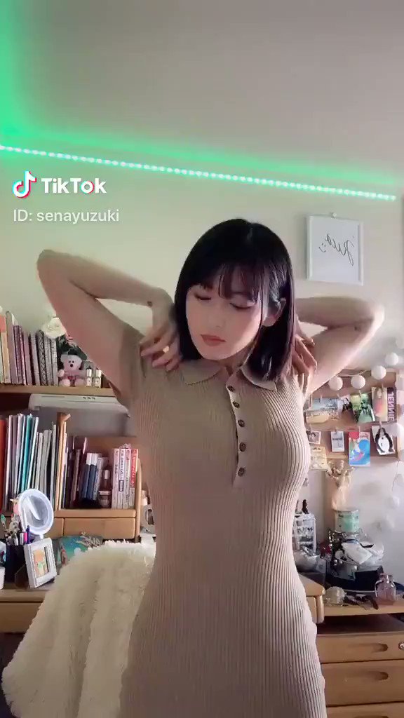 【TikTok】【SSS級美女】綺麗なお姉さん激しい乳揺れダンス