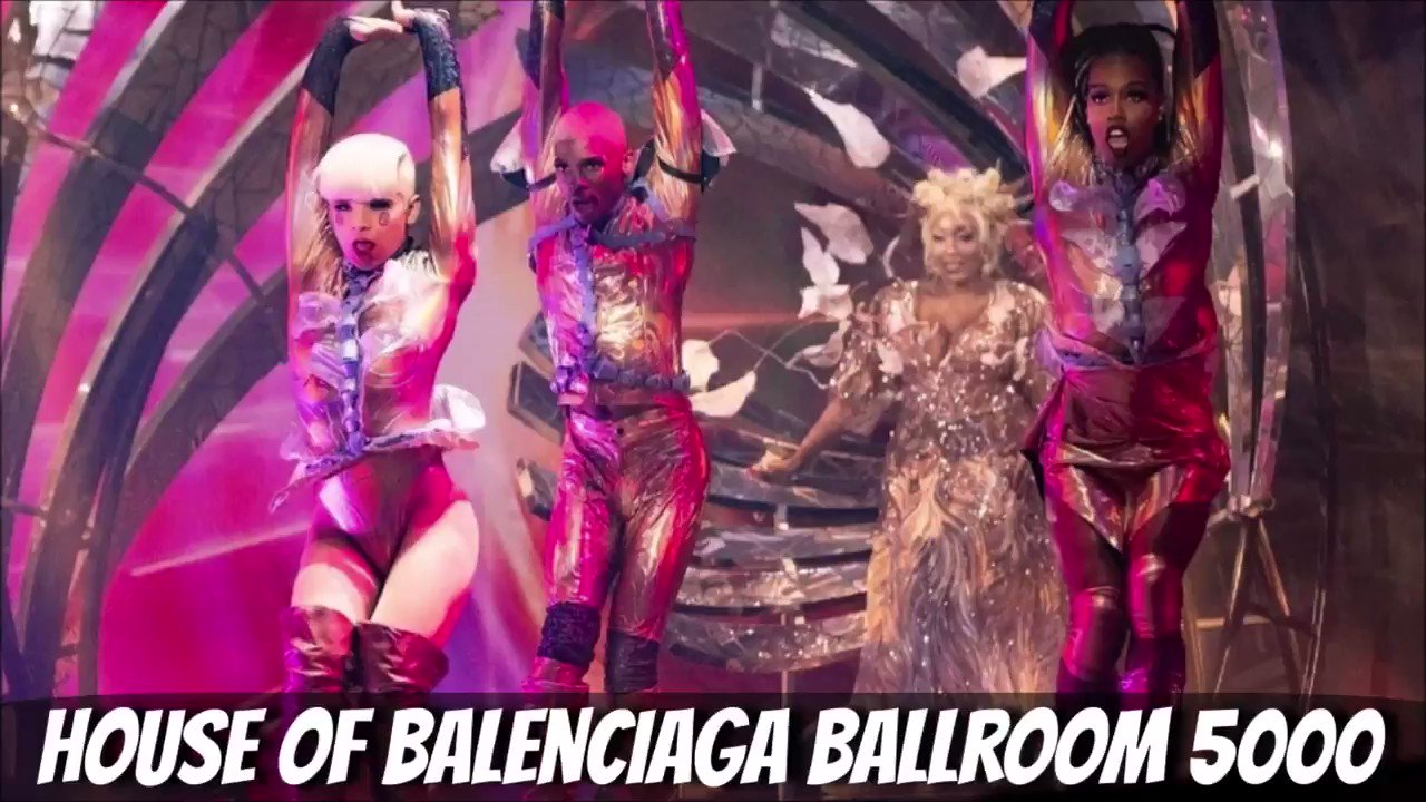 ideologi Forretningsmand kontroversiel GreenBottle on Twitter: "House of Balenciaga Ballroom 5000 | Legendary HBO  Max Season 2 Judges critiques ▻ https://t.co/XshIa7jfPU House of Balenciaga:  Mother Shannon Balenciaga Kalik Balenciaga Jupiter Love Balenciaga Honey  Balenciaga Cha