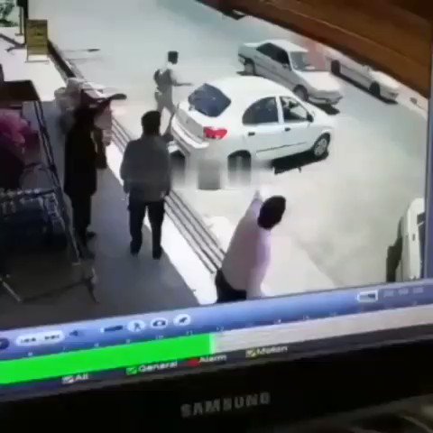 Viral video in Iran: A man whose car catches fire in downtown Tehran takes some water from a nearby store and pours it on the car to contain the fire, but see what happens... https://t.co/PqkUKZr6pI