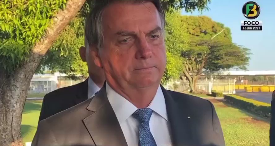 A falta de empatia e o desprezo. Bolsonaro não se importa com ninguém, a não ser com ele mesmo e com os inúteis dos filhos.
https://t.co/5PUjkXi3BC