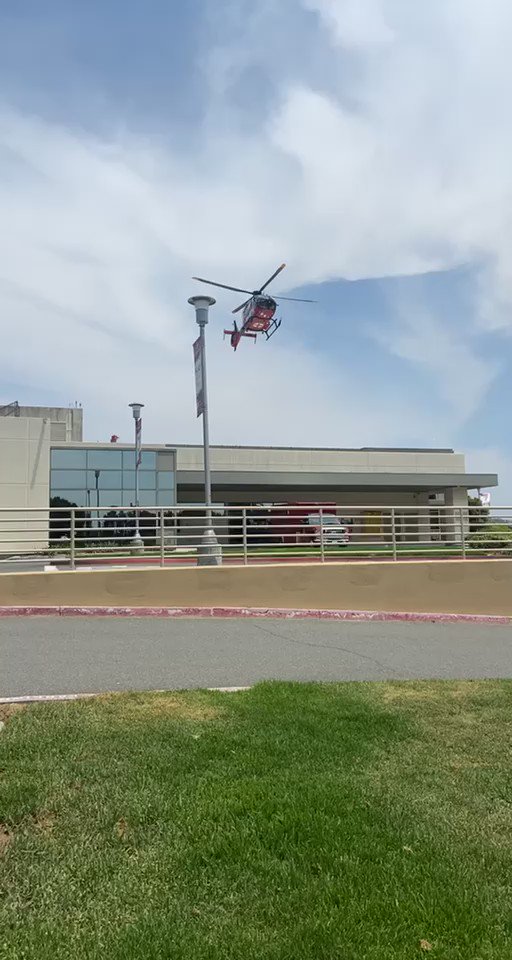 #Oceanside - At least two people were injured in a multi-vehicle crash at College Boulevard & Oceanside Boulevard this afternoon. One person was trapped as a result of the crash. Video shows medical helicopter taking off from Tri-City Medical Center. https://t.co/YiVvo3n4xe