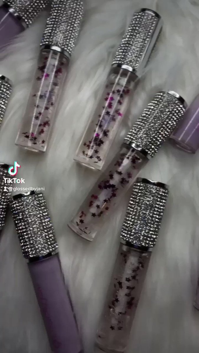 Out Of This World & Majesty Together = A Perfect Combo😍😍😍 Purchase yours 💜💜💜 #getglossedbyjani #lipgloss #makeup #beauty #lipstick #explorepage #lipglosspoppin #lipglossbusiness #cosmetics #lips #lipglossaddict #explore #smallbusiness #lashes #lipglossjunkie #nickiminaj https://t.co/tT25l88sMQ
