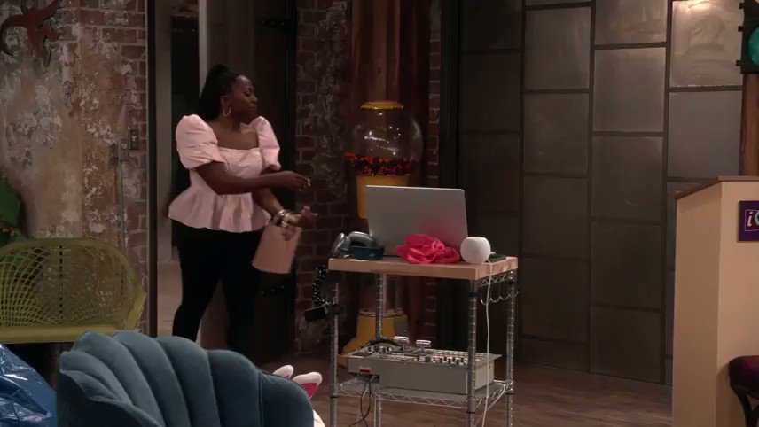 @Neon_woof's photo on iCarly