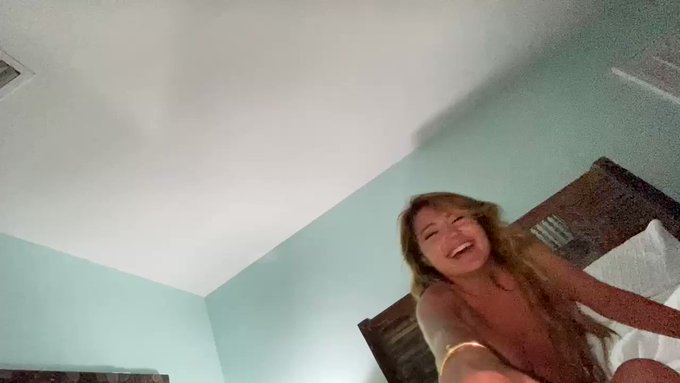 came so hard I knocked my camera over? https://t.co/Ds8tS09lFI
