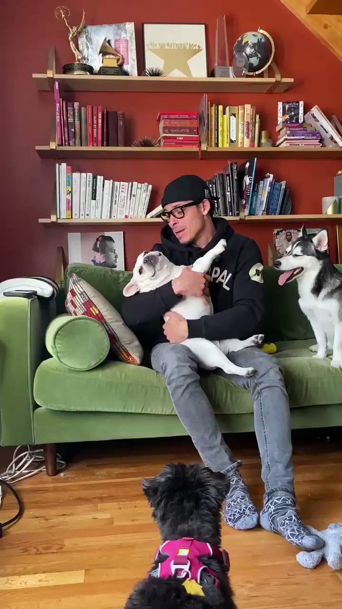 Album comes out a week from today. To get you warmed up, here’s a piece of the title track #LOVEANDLIES. Had Nala help me rehearse for the live show next Year. Drop a 🖤 in the comments after you pre-order! Les Go!
https://t.co/b6pGxS60CD https://t.co/YYzAlrVXEJ