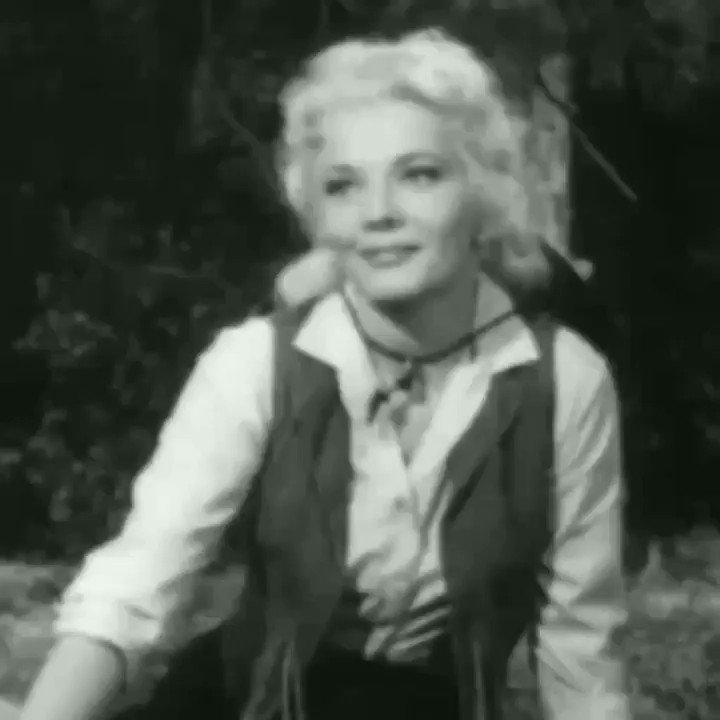 Happy 91th birthday to the literal legend that is Gena Rowlands 