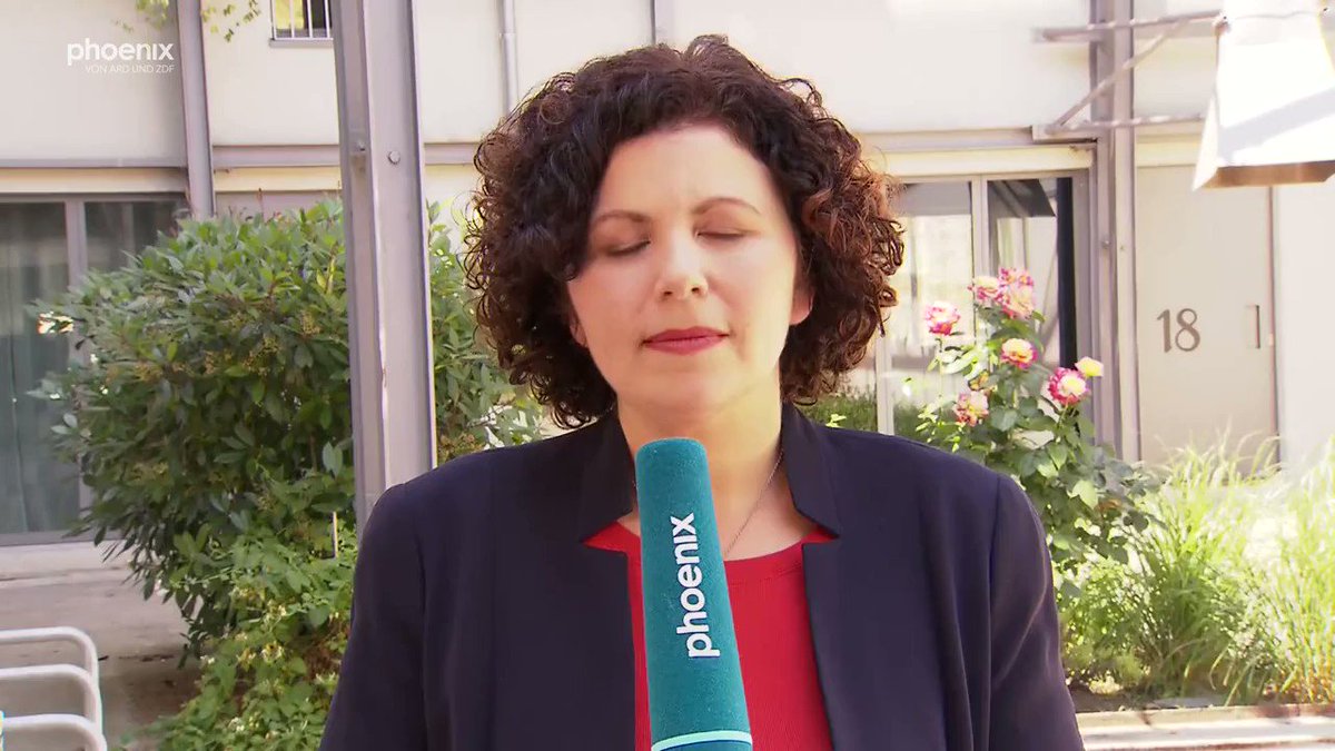 Der Kampf gegen die #Klimakrise fängt bei den Konzernen an: @Amira_M_Ali @linksfraktion fordert von Konzernen die Verpflichtung zu #klimafreundlichen Produkten. Verbraucher:innen durch höhere Kosten zu belasten, sei der falsche Ansatz. @dieLinke #linkebpt https://t.co/0jcmkjXdhR