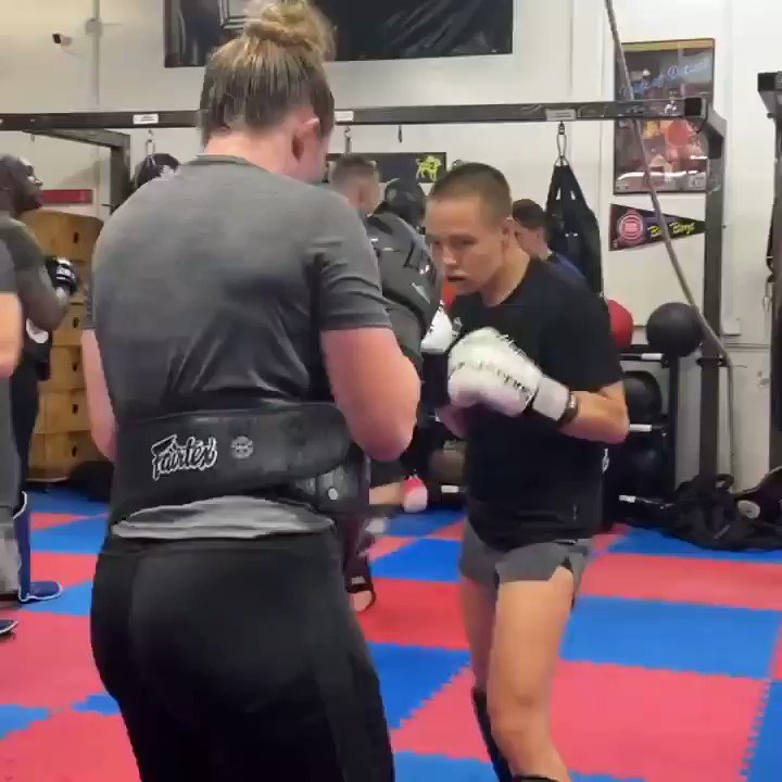 π₯π₯π₯π₯π₯π₯
(πΉ Via: @rosenamajunas)
#rosenamajunas #padding #strawweight #padwork #fighterspirit #ESPNPlus #ufcfightnight #thesandman #lieutenantdan #mma #ufc #boxing #bjj #muaythai #kickboxing #jiujitsu #fitness #martialarts #wrestling #fight #grappling #fighter #training #KO https://t.co/nA8XI71tz9