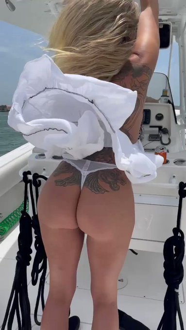 Official Danni Daniels’s pics and videos