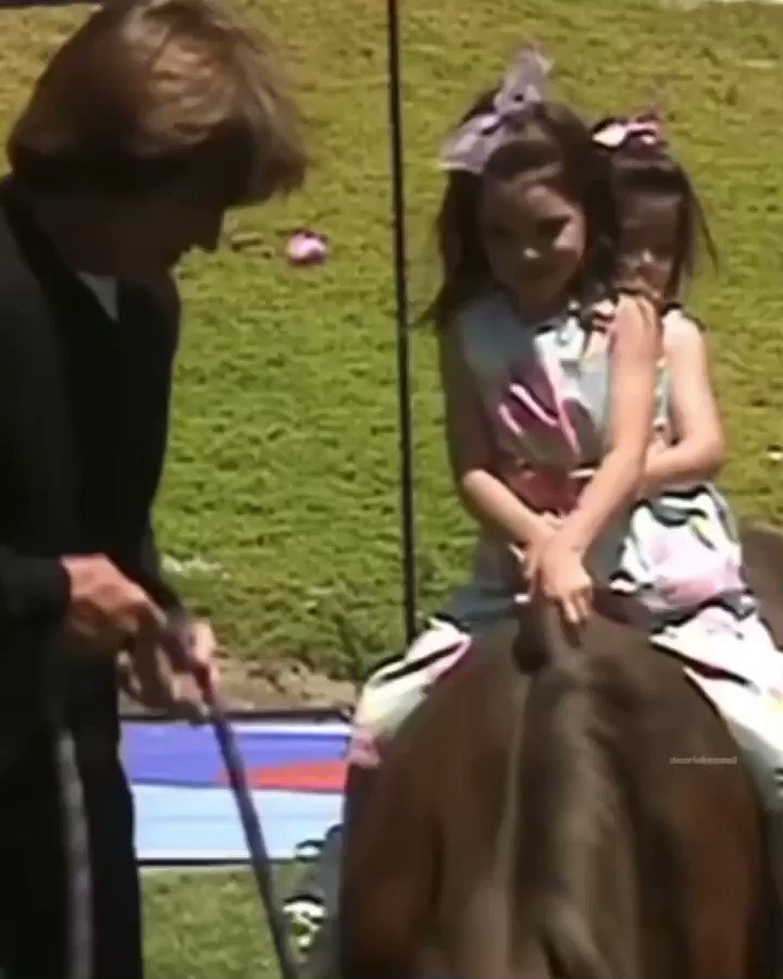 Happy Father’s Day to @Caitlyn_Jenner 💕 ! Also can we talk about how Kenny is making sure Ky holds on to her so she wouldn’t fall 🥺😭❤️✨ @KendallJenner @KylieJenner #KendallJenner #KylieJenner https://t.co/EMEPvID2jp