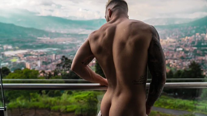 ITS HAPPENING!! @TheOliverColt is coming back to live camming for a limited time. 
?? June 22 to 24 