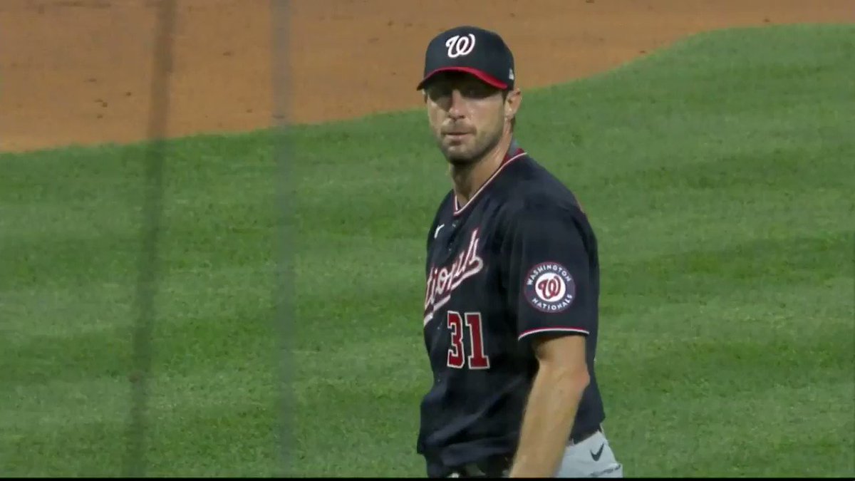 Max Scherzer stares down Joe Girardi, Joe comes out of the dugout and challenges him then gets ejected, Max shows off his glove and hat https://t.co/cjwNfLBHuO