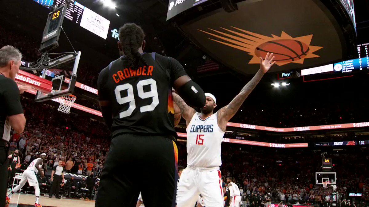Jae Crowder inbounds it to Deandre Ayton above the rim for the @Suns win in #PhantomCam!
#ThatsGame #NBAPlayoffs https://t.co/WVNc9xnvio