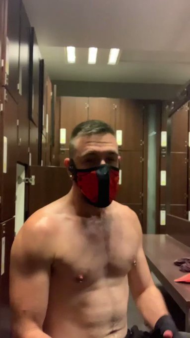 Captured until the moment I got caught ?

@hot_connection2 @purelygayporn @pollas_lefa3 @papiercinglover